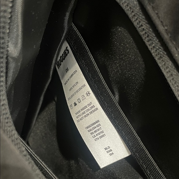 Elegant Black Baby Bag with Adjustable Strap - Picture 3 of 4